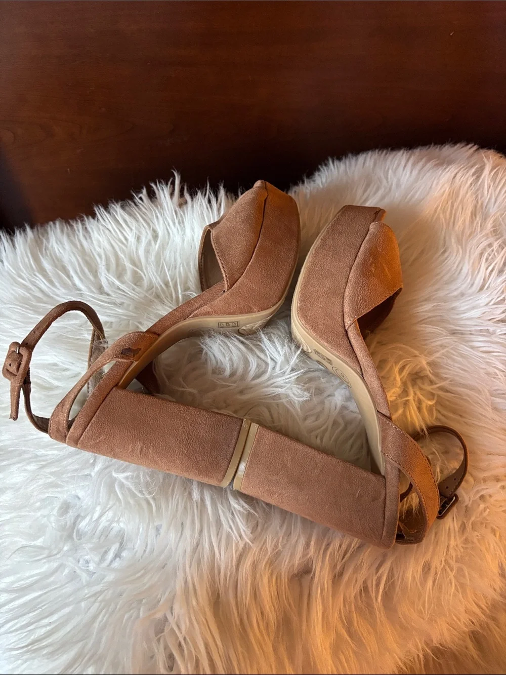Chinese Laundry Tan Suede Platform TPP-001 Block Heels Size 7